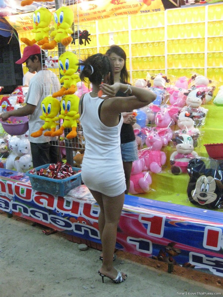 Prostituta tailandese cattiva catturata da un turista sessuale svedese
 #69929068