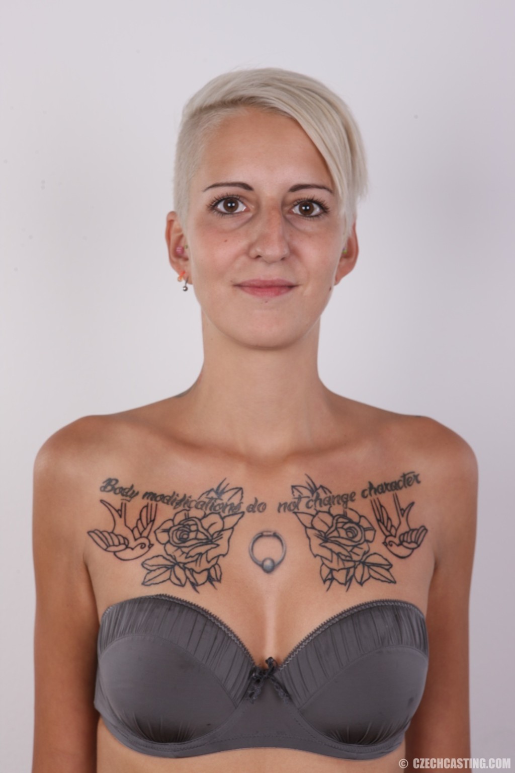 La chica con el tatuaje del dragón
 #68052767