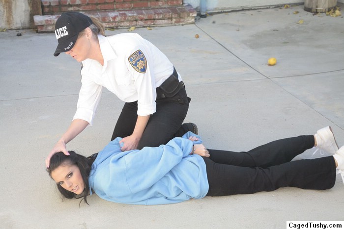 Jessie fue arrestado por la prostitución y ella
 #71049775