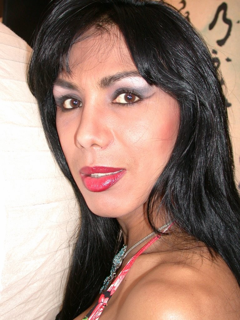 Sexy Latina Transe mit großen Titten
 #77896089
