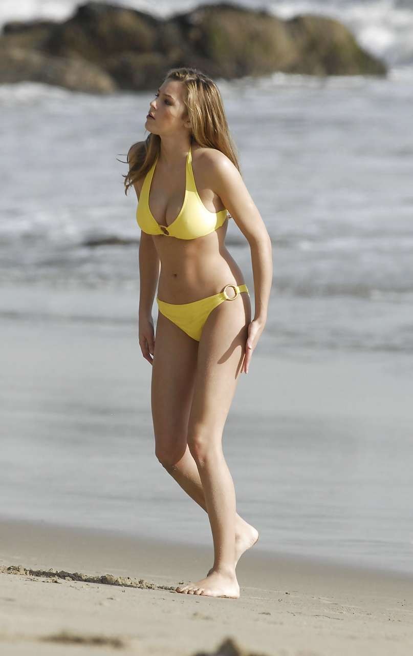 Keeley Hazell showing her big boobs on beach paparazzi pictures #75282532