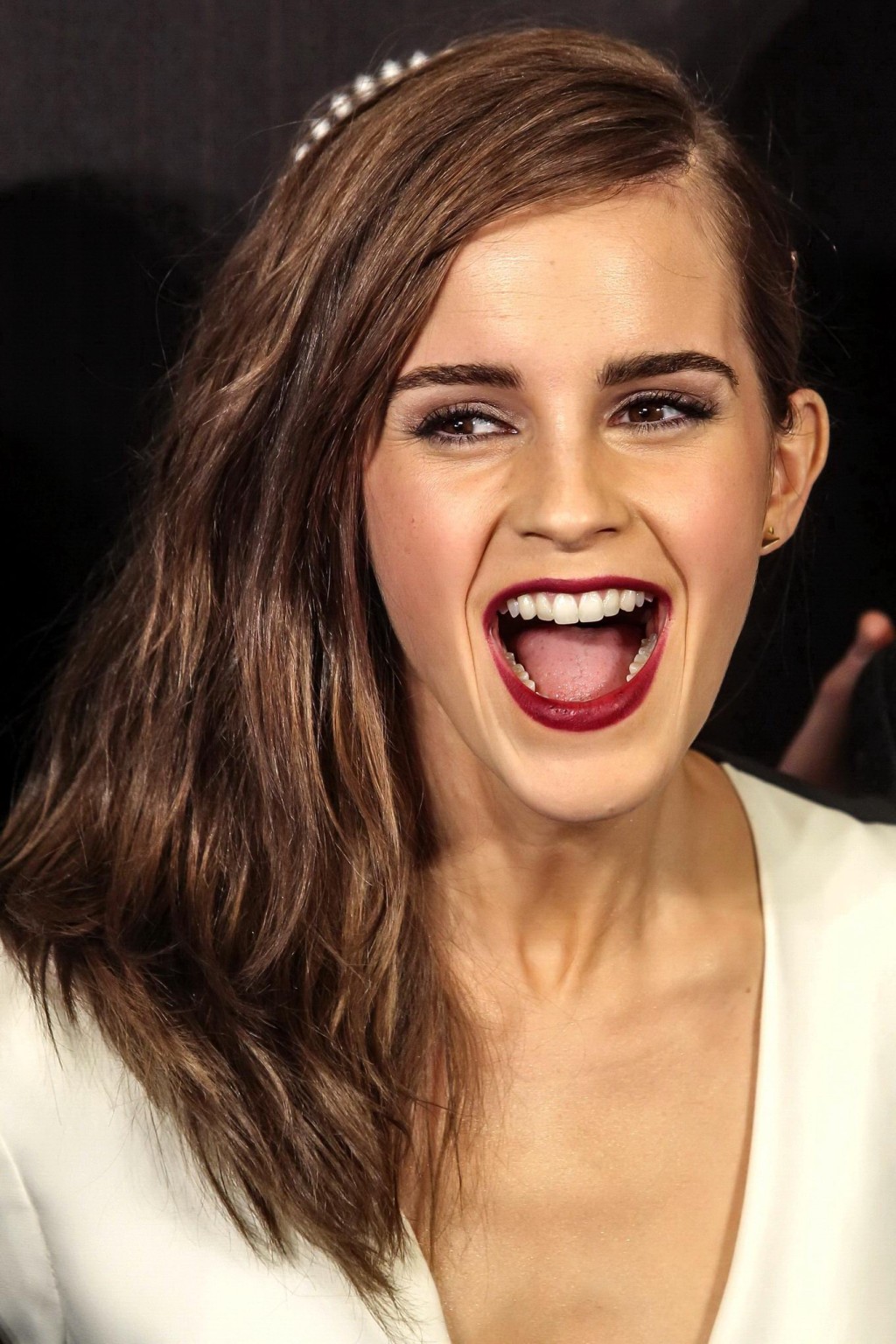 Emma watson mostrando escote en el estreno de 'noah' en madrid
 #75201947