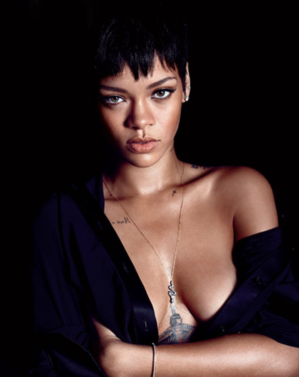 Rihanna guardando sexy e caldo in gq magazine
 #75248509