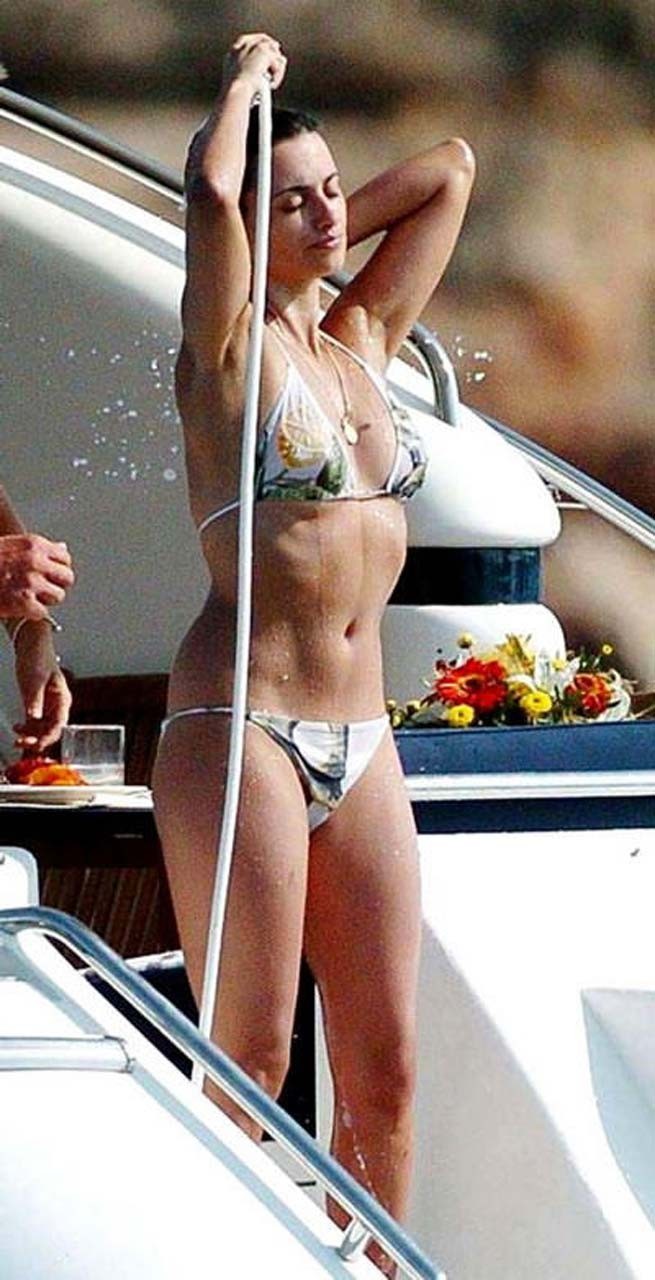 Penelope Cruz sexy and hot bikini and nipple slip paparazzi photos #75306296