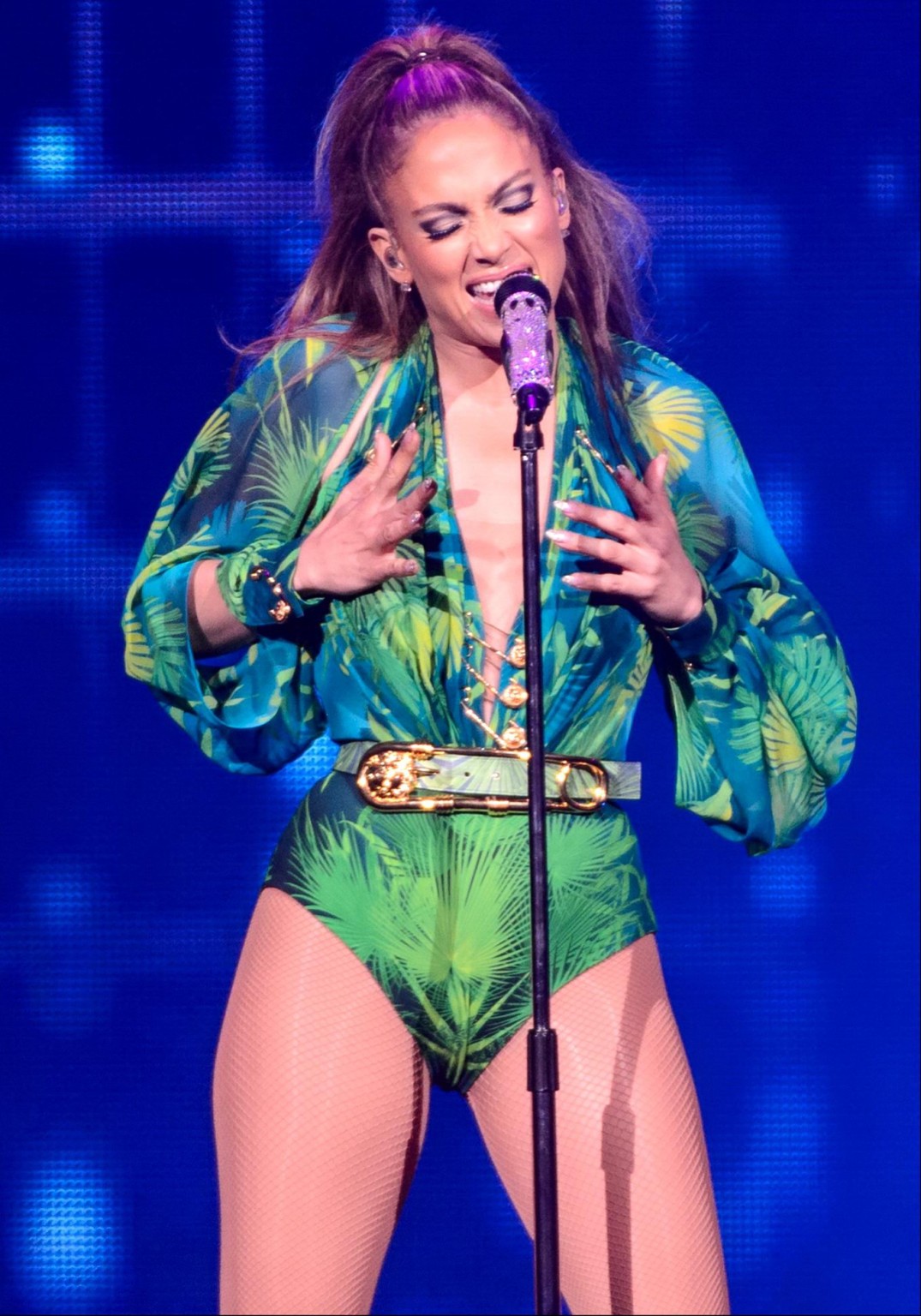 Jennifer Lopez in leotard and fishnets performing at Foxwood Casino in Connectic #75192853