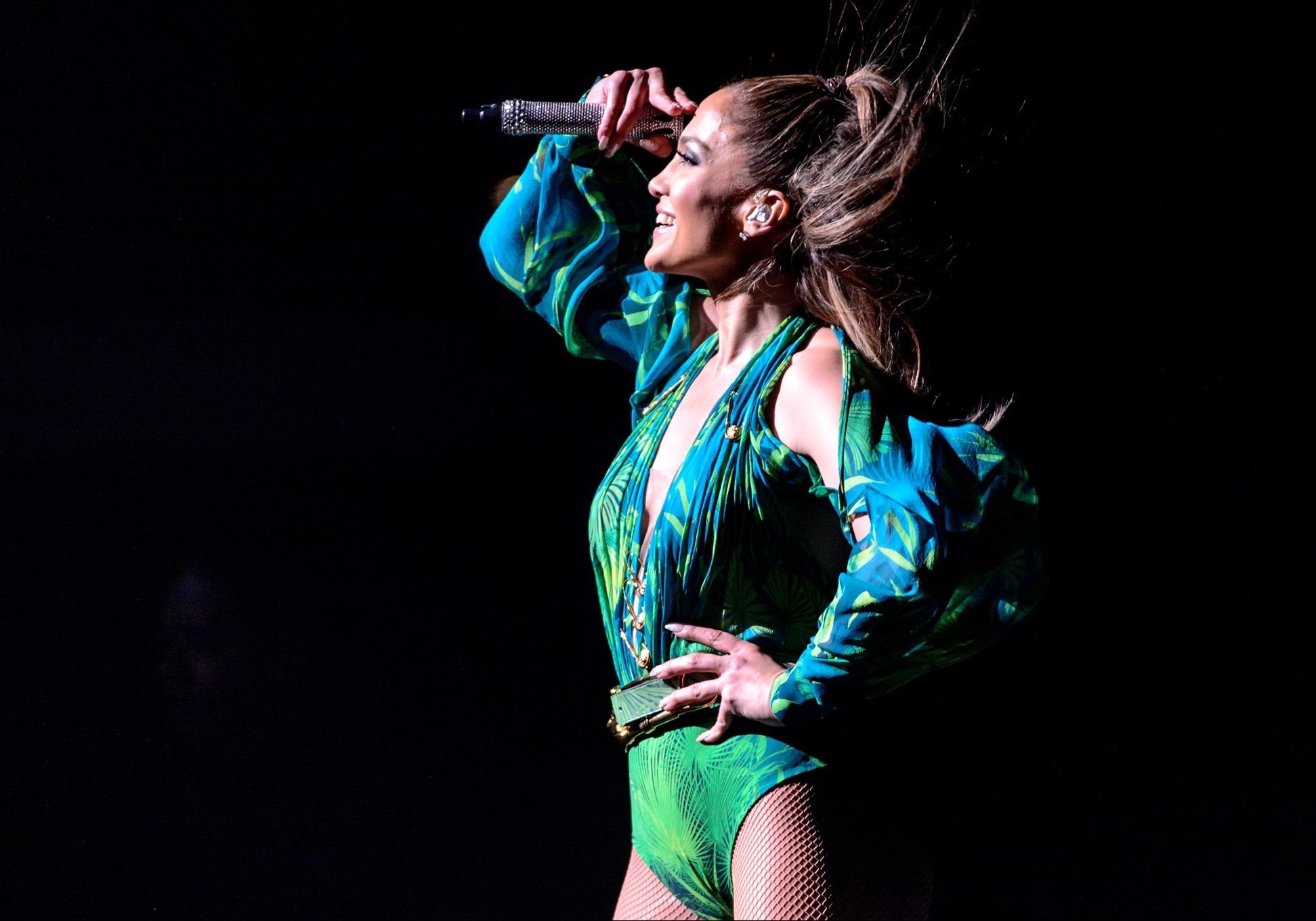 Jennifer Lopez in leotard and fishnets performing at Foxwood Casino in Connectic #75192876