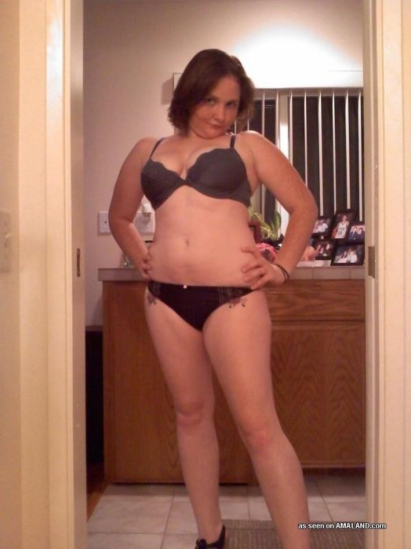 Morena cachonda y caliente posando en lencería
 #67282117