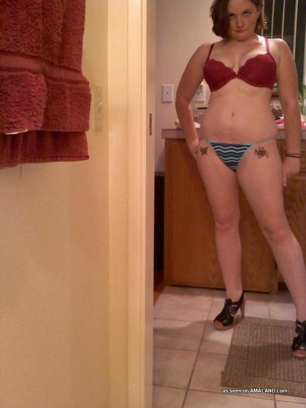 Morena cachonda y caliente posando en lencería
 #67282131