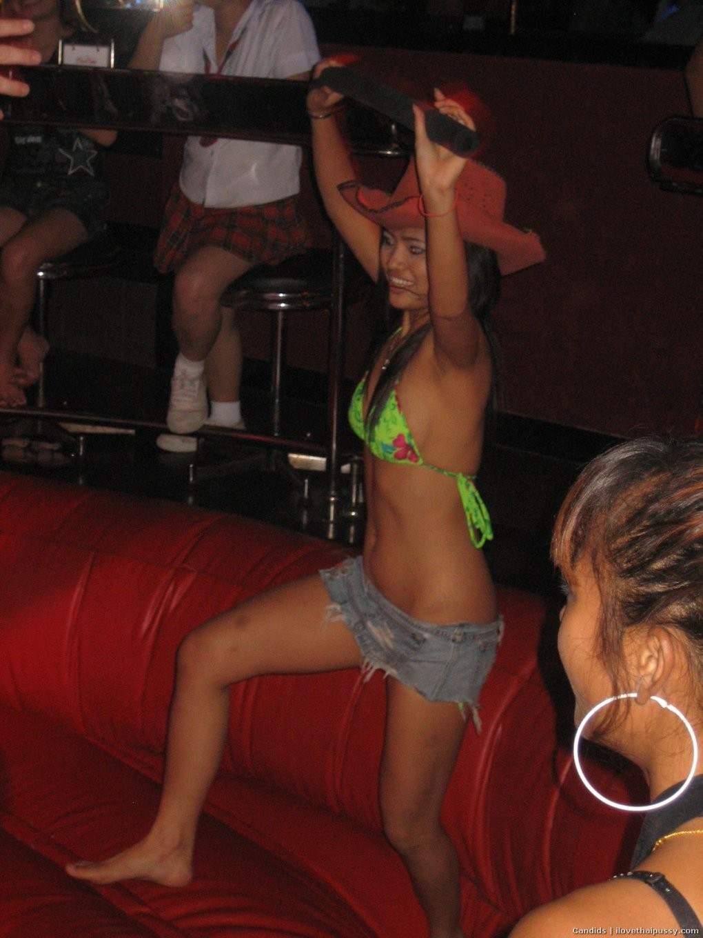 汚いタイの売春婦がコンドームなしで素っ裸で犯される アジアの売春婦
 #68005370