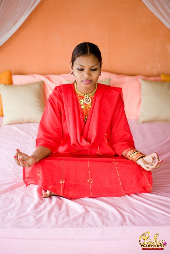 Indische Desi fingert ihre enge, jungfräuliche Muschi
 #77770475