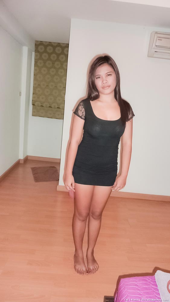 Une fille thaïlandaise aux grosses fesses a sa chatte non protégée couverte de sperme de sexpats.
 #68321063