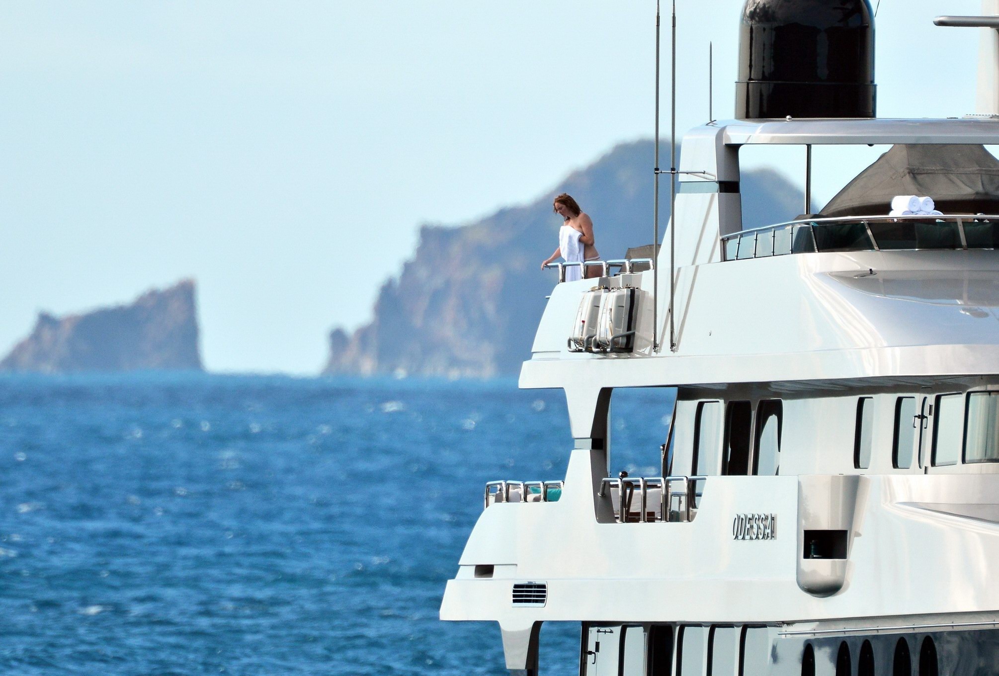 Busty lily cole si tuffa in topless da uno yacht a st. barts
 #75244535