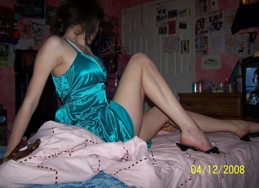 Amateur babes modeling their smooth cunts #68222343