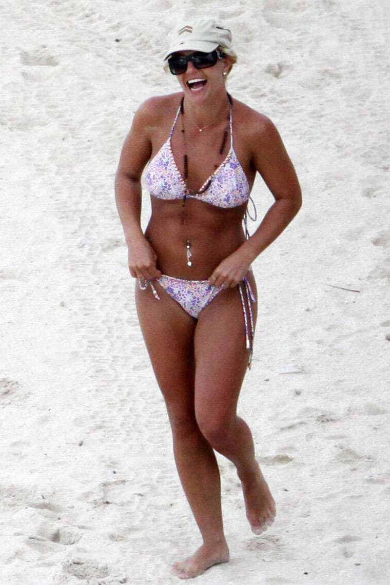 Britney spears : un cul fantastique dans un bikini moulant
 #75390493