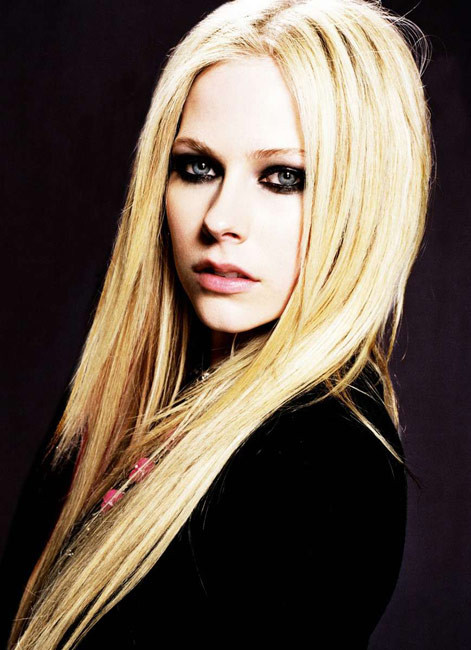 Celebrity Avril Lavigne in great sexy fishnet lingerie #75414200