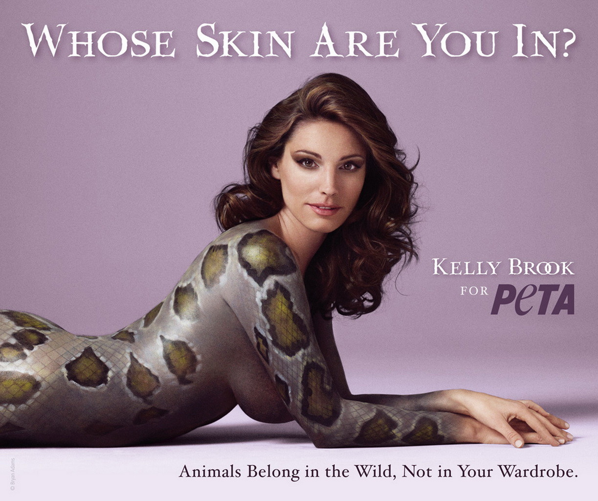 Kelly brook, corps nu peint pour la nouvelle campagne de peta advertising
 #75288204