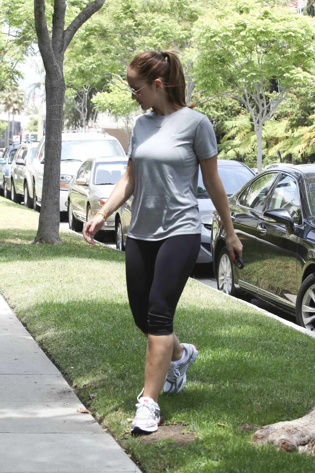Minka Kelly showing off her ass in tights outside a hair salon in Los Angeles #75260000
