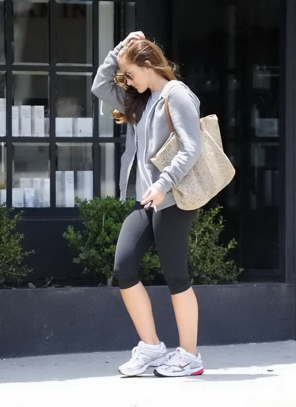 Minka Kelly showing off her ass in tights outside a hair salon in Los Angeles #75260074