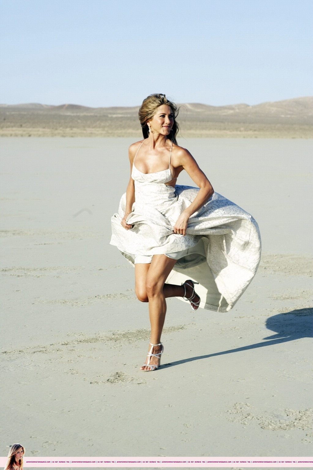 Jennifer Aniston almost nip slip at the 'Harper's Bazaar' beach photoshoot #75337040