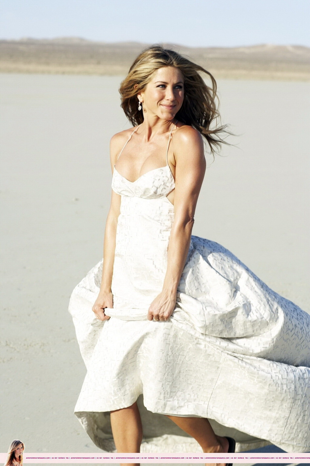 Jennifer Aniston almost nip slip at the 'Harper's Bazaar' beach photoshoot #75337049