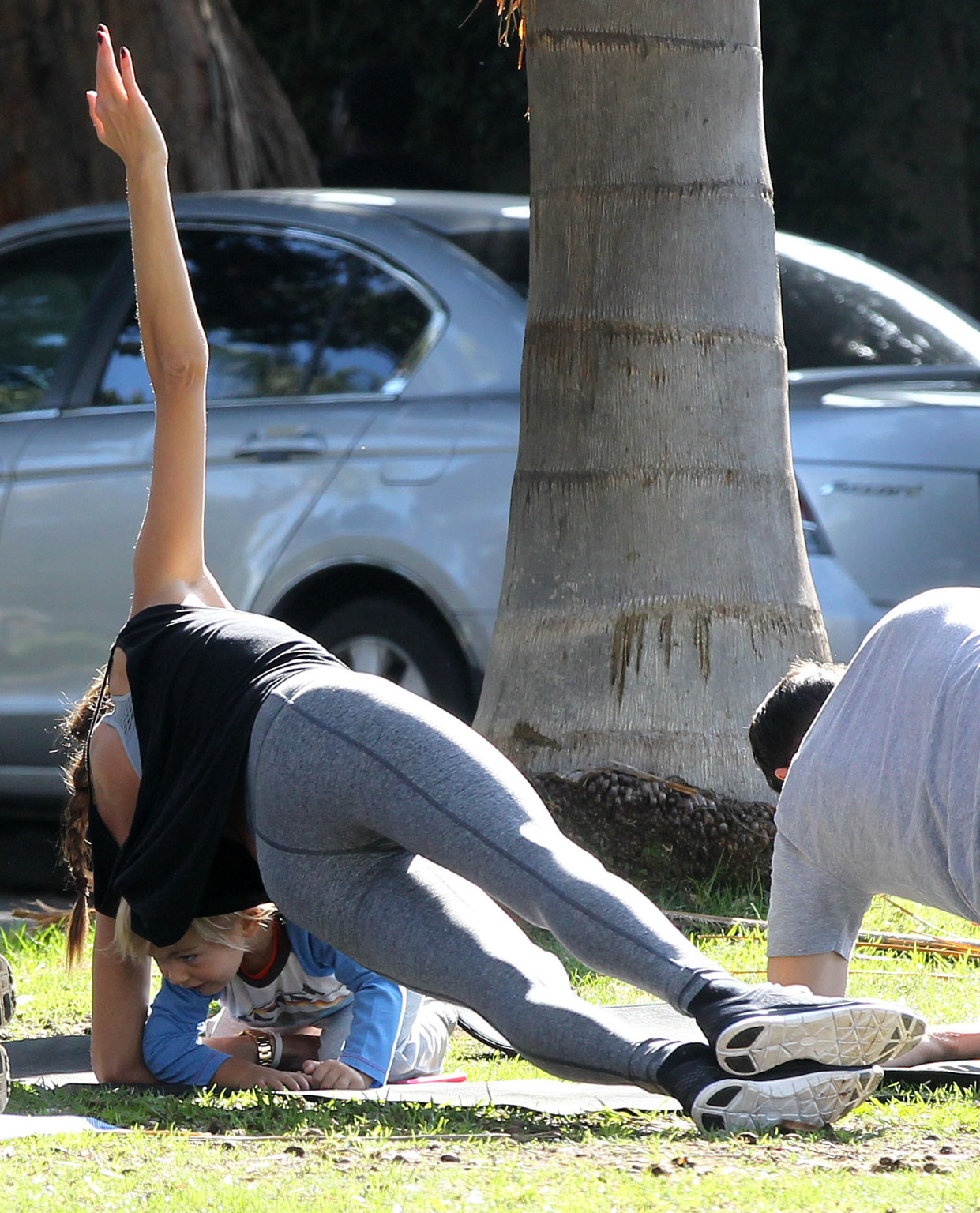 Alessandra Ambrosio shows off her ass in tights while working out at a park in S #75178992