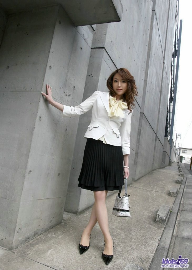 Japanese secretary in stockings shows upskirt panties and heels #69927848