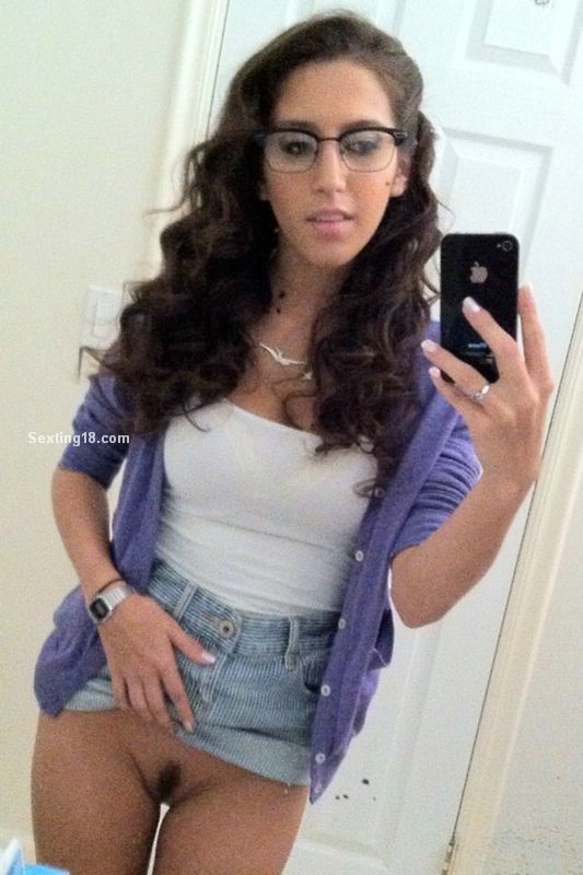 Fotos de jóvenes autofotos
 #67441400