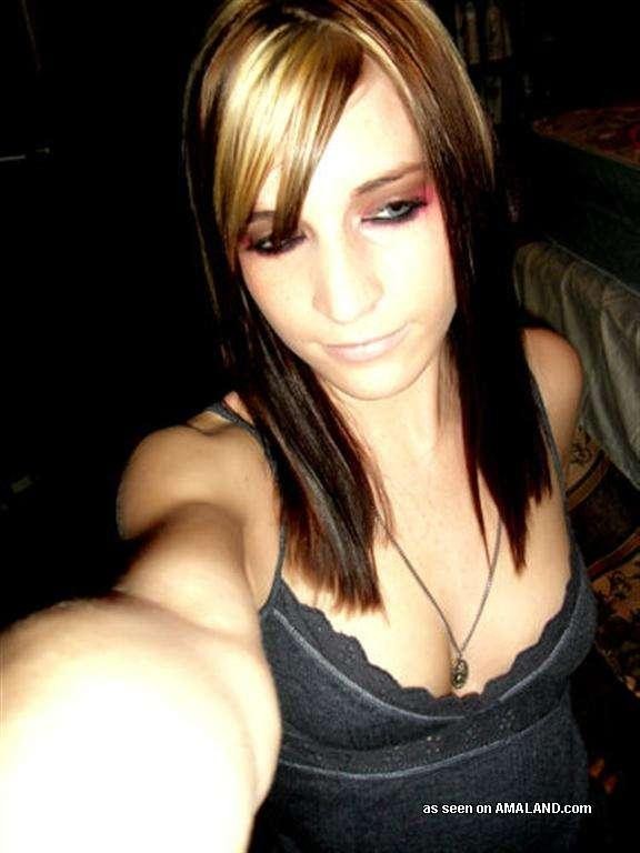 Sultry amateur emo chick showing off her nice tits #67215824