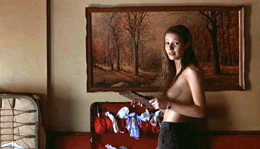 Gwyneth Paltrow che mostra le sue belle tette grandi in alcuni tappi di film nudo
 #75390076