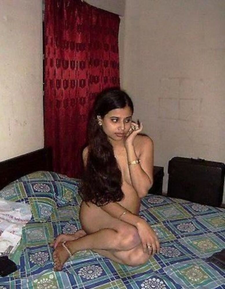 Indian Gfs posing and fucking for the camera  3 #77038960