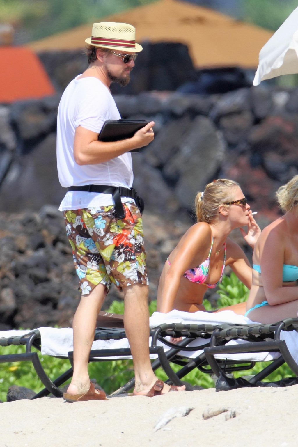 Erin heatherton mostrando su cuerpo en bikini en una playa de hawaii
 #75257663