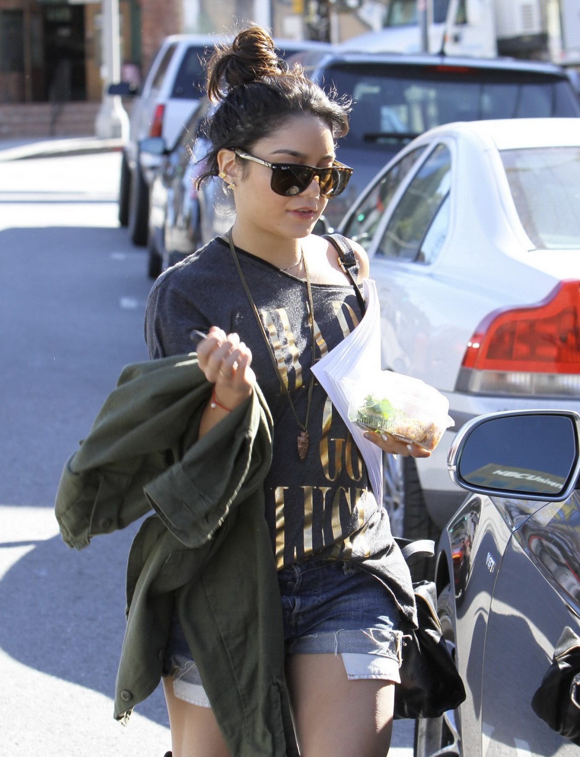 Vanessa hudgens leggy indossando hotpants fuckme stivali fuori a Hollywood
 #75276829