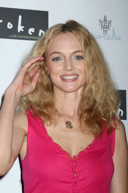 Celebrity Heather Graham shows smooth cleavage in a nice dress #75413994