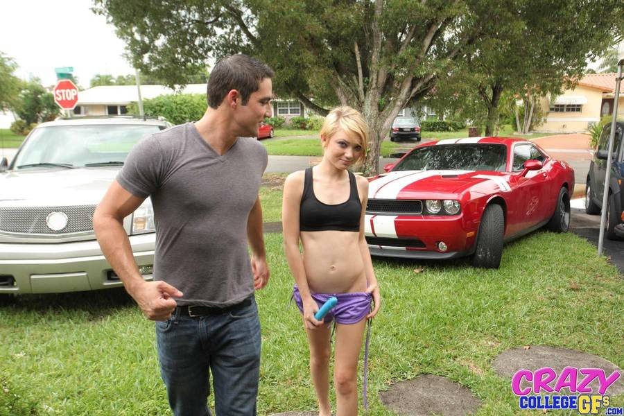 Después de un poco de chupar la polla y lamer el coño la pareja folló como conejos
 #72871192