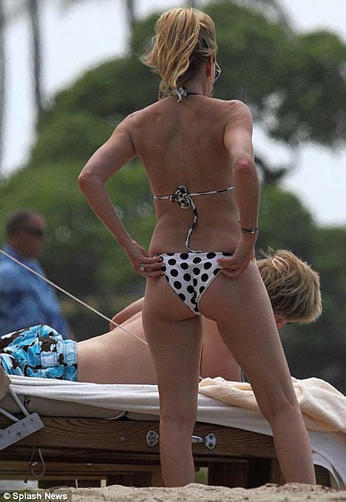 Heather Locklear exposing her sexy body and hot ass in bikini on beach #75287045