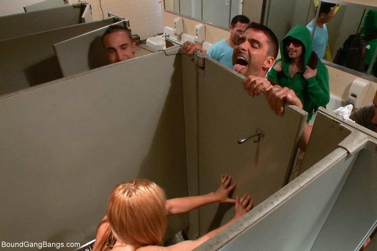 Nena atada y follada en grupo en un sucio baño público
 #68765844