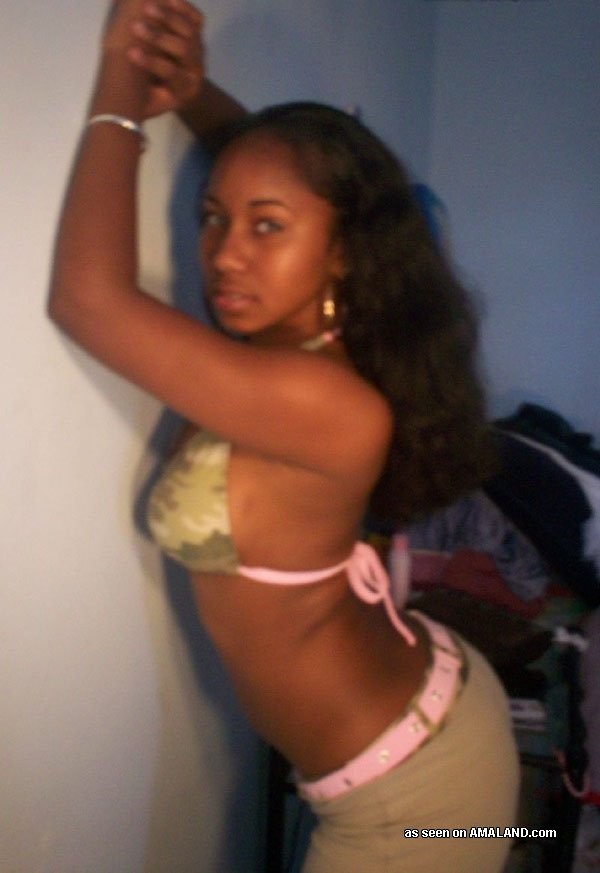 Ebony posing like a slut on cam #73354238