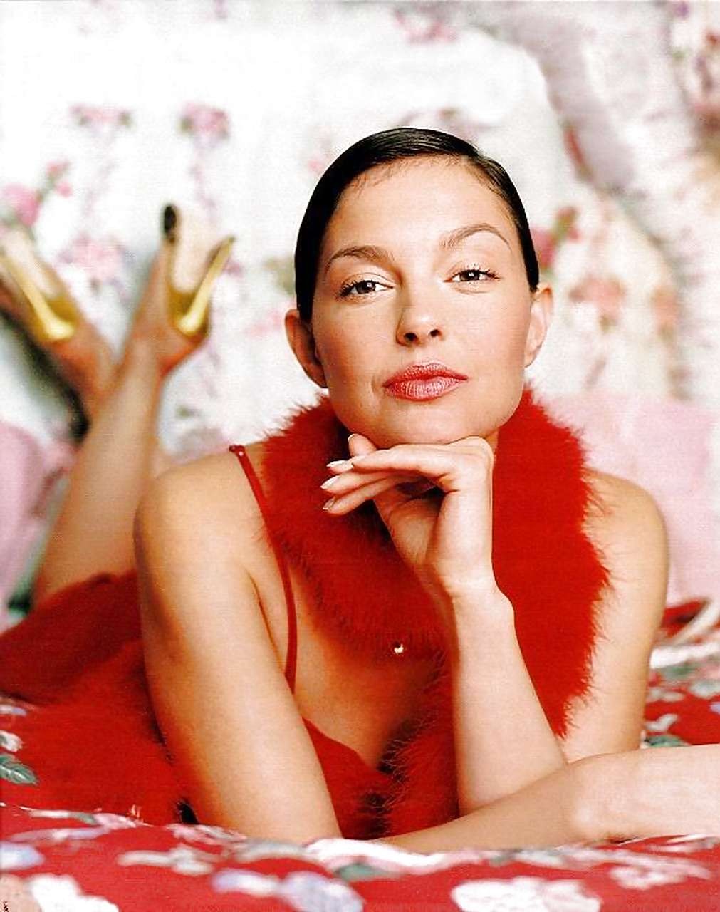 Ashley Judd mostra le sue belle tette e si fa scopare con forza in tappi di film nudo
 #75296152