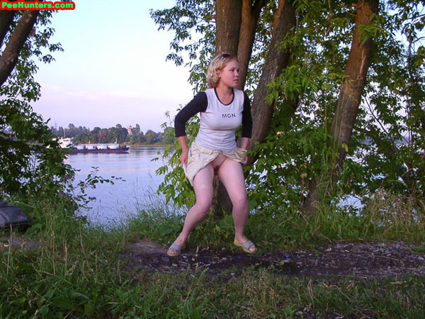 Spy camera filmed peeing amateur blonde at the nature #78616904