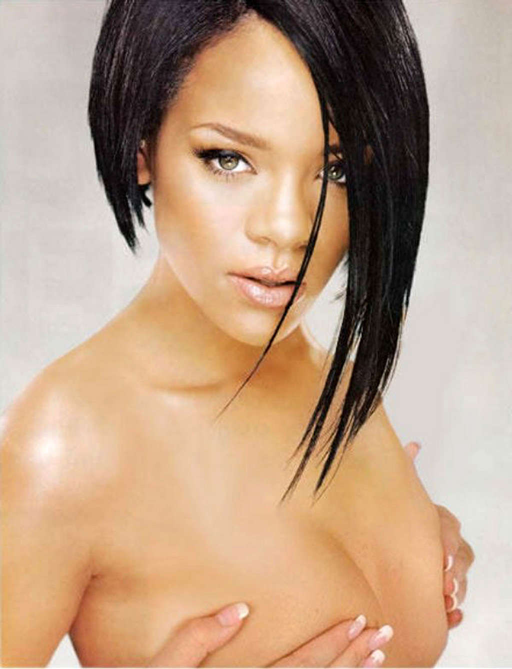 Rihanna Seite boob in der Öffentlichkeit und posiert sehr sexy in fuckme Stiefel und upskirt auf 
 #75369282