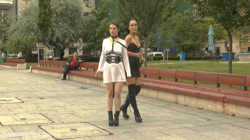 ルシア・ラブ 鎖に繋がれてブダペストを練り歩く公衆性の高いBdsmサブ
 #71941218