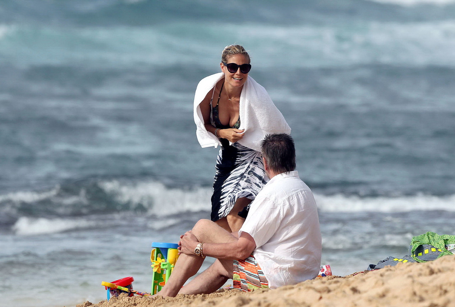 Busty Heidi Klum nipple slip on a beach in Hawaii #75236476