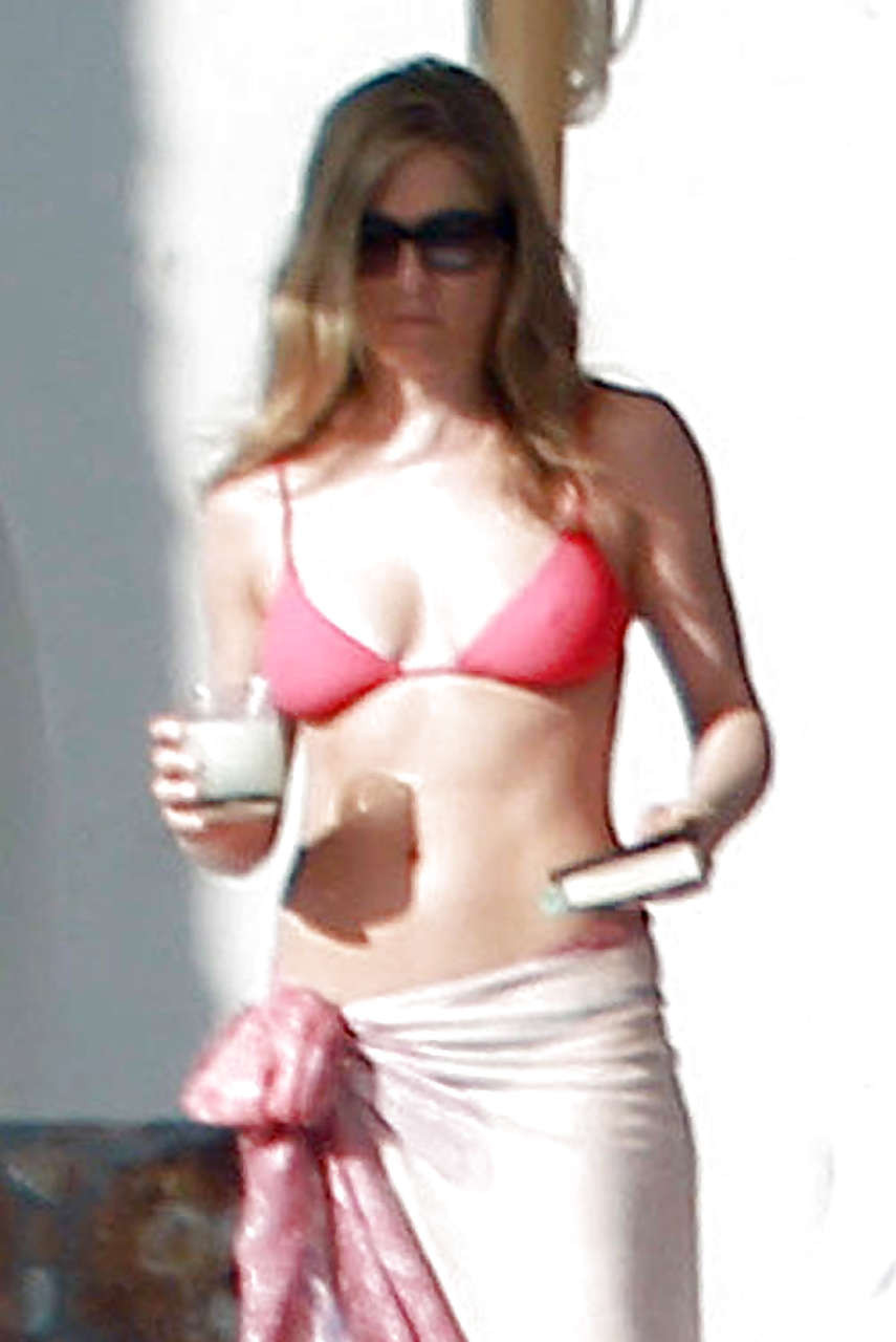 Jennifer Aniston exposing sexy body in bikini on pool #75245391
