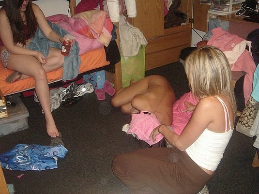 Amateurs fotos de novia dando oral
 #68265423