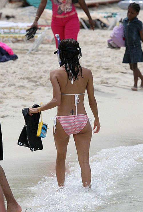 Eva Longoria in bikini on beach paparazzi pics #75439235