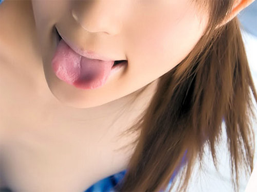 Chika et Asuka, deux jeunes filles japonaises en train de se masturber avec un gode
 #69888753
