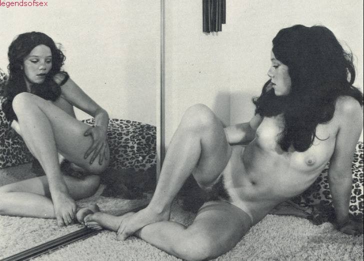 Des photos de classe hardcore trouvées dans un magazine porno des années 1970.
 #75640464