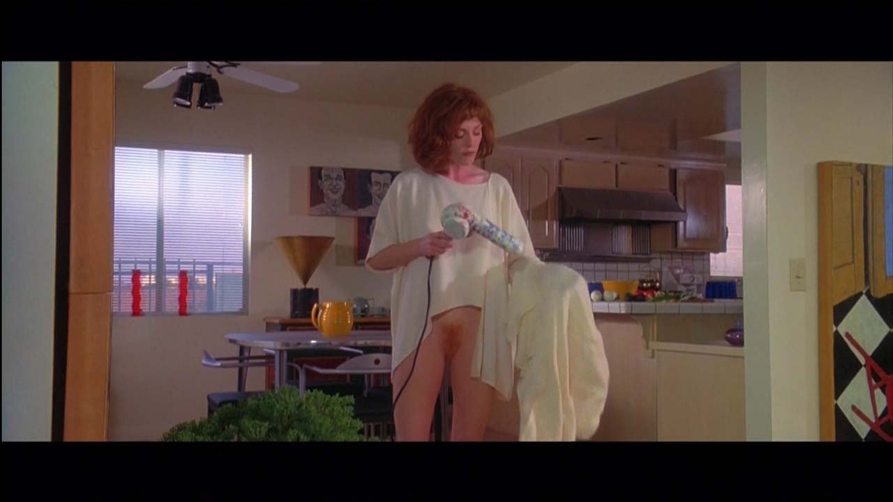 Julianne Moore exposing her nice big boobs and hairy pussy in nude movie scenes #75307578