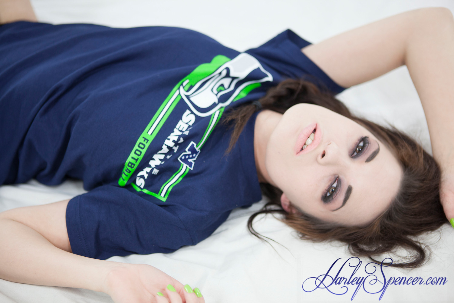 Harley spencer che mostra le sue tette per i suoi seattle seahawks nel superbowl
 #67307807