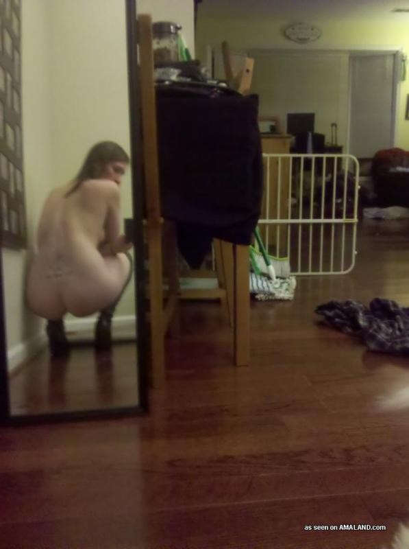 刺青をした変態素人がカムフラージュしている写真
 #75699085